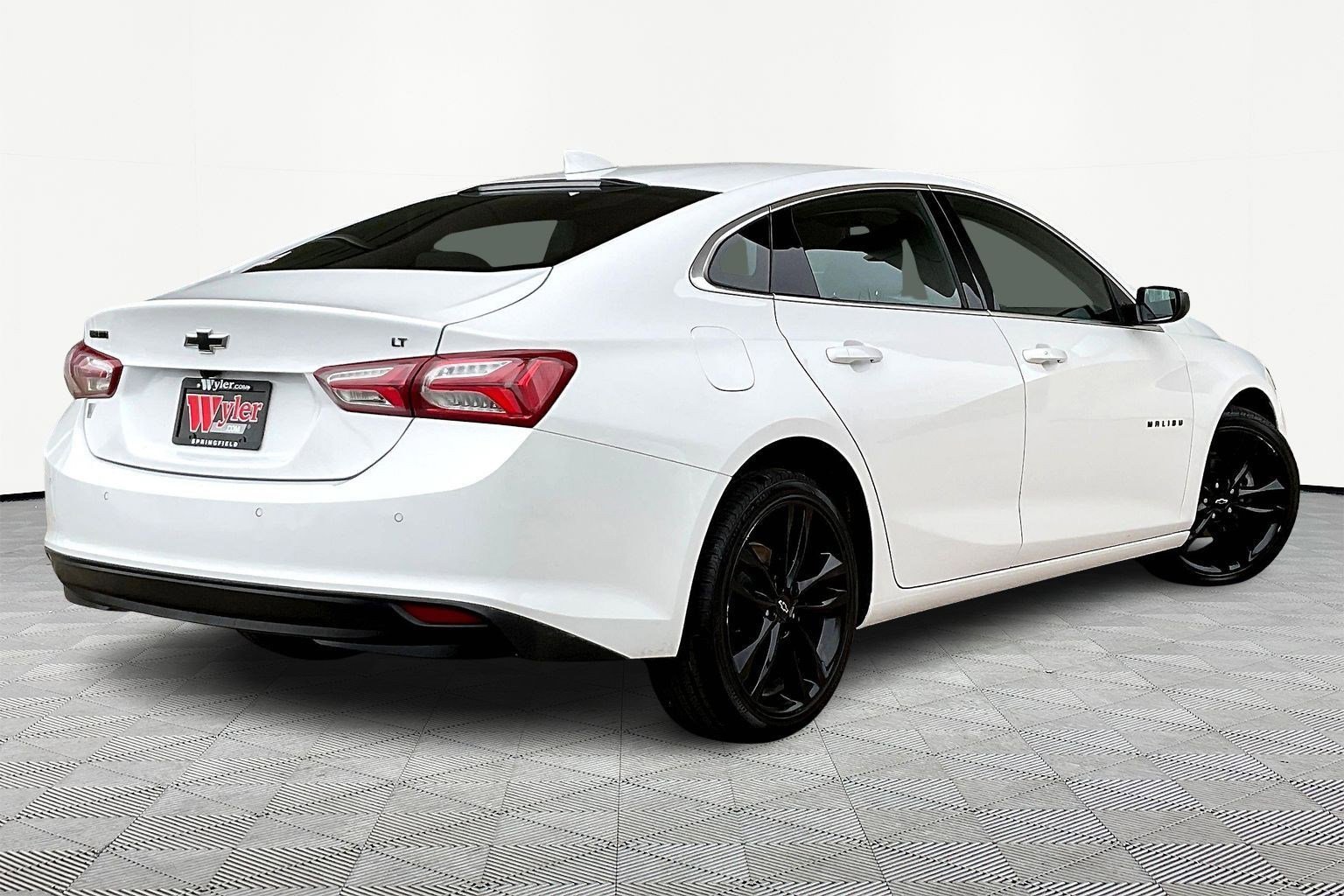 Used 2024 Chevrolet Malibu LT w/ Sport Edition image 7