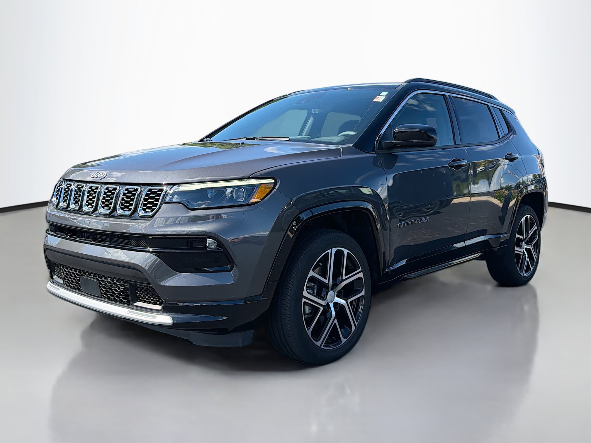 Used 2024 Jeep Compass Limited w/ Elite Group AWD/4WD image 12