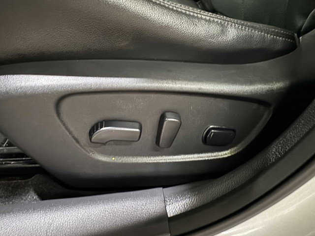 Used 2016 Nissan Rogue SL w/ SL Premium Package image 28