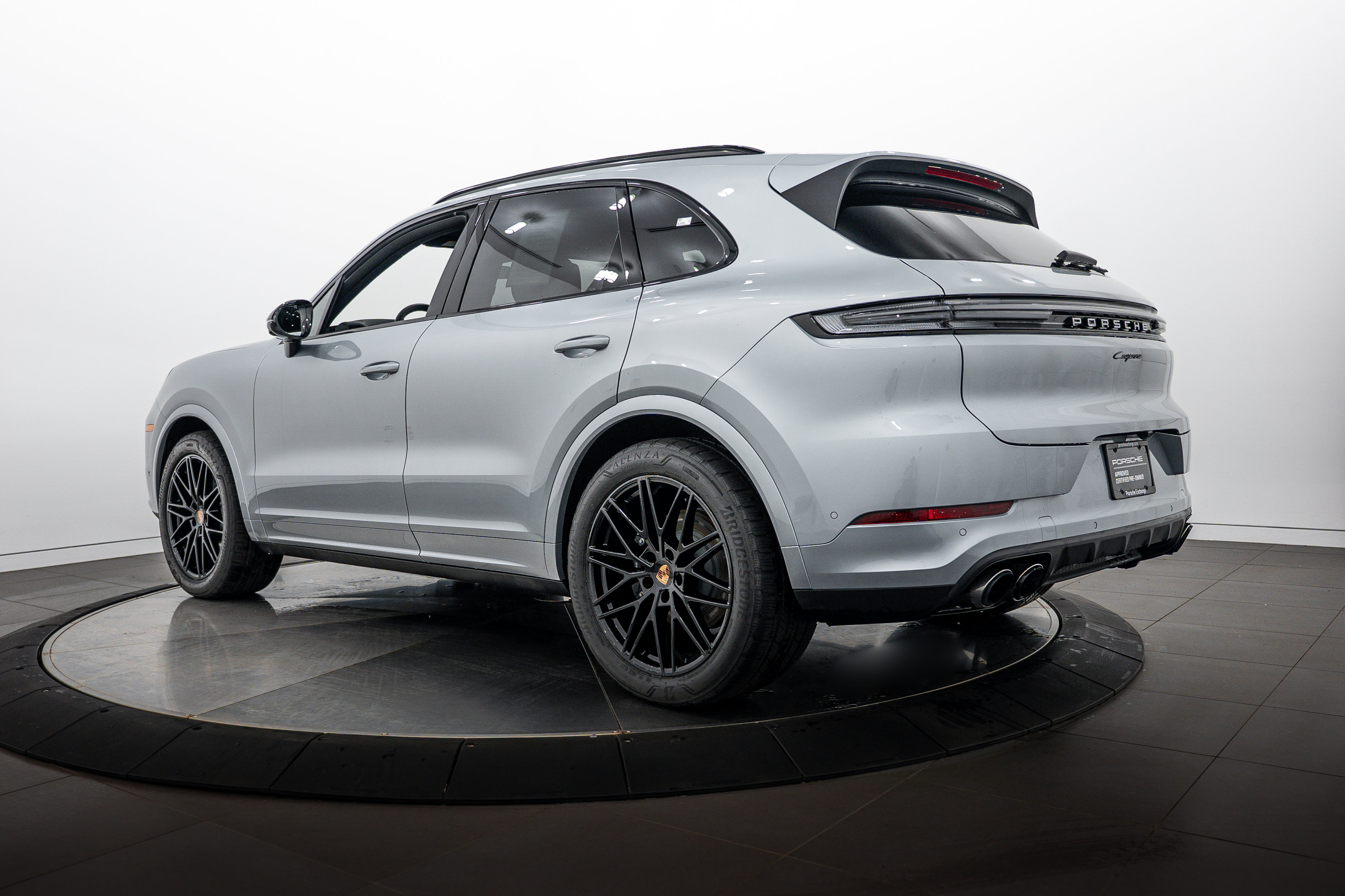 Certified 2026 Porsche Cayenne AWD/4WD image 3
