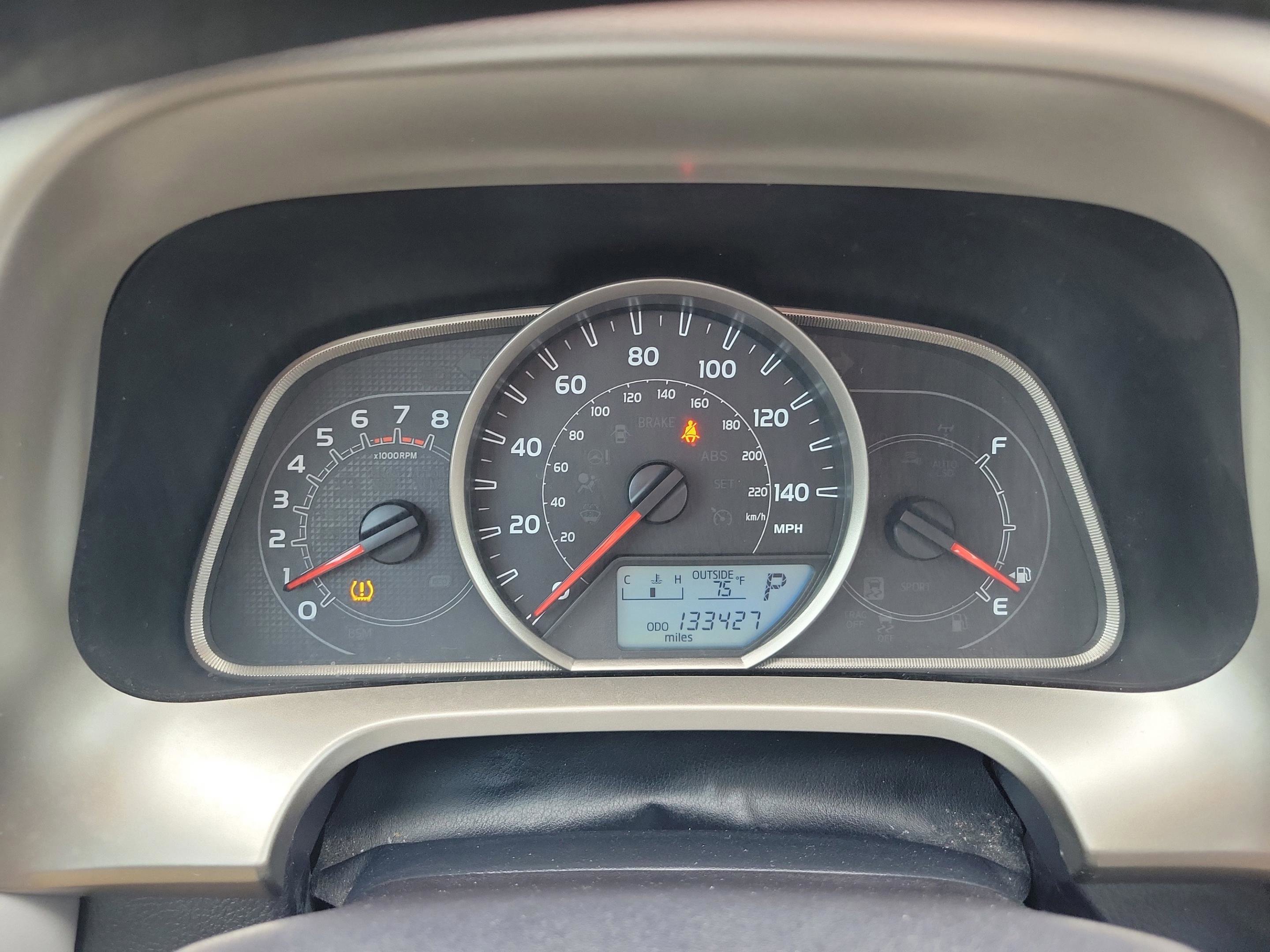 Used 2015 Toyota RAV4 XLE image 32