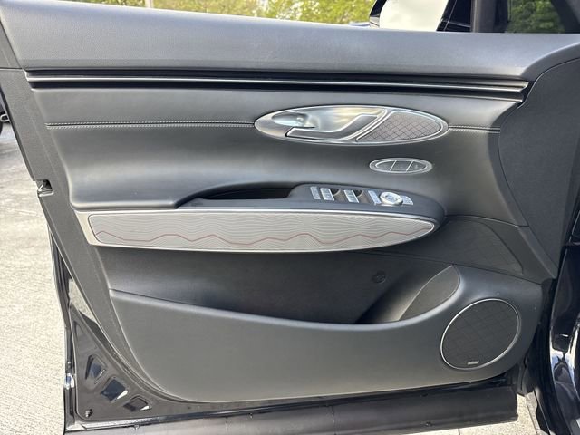 Used 2022 Genesis GV70 2.5T w/ Advanced Package image 13