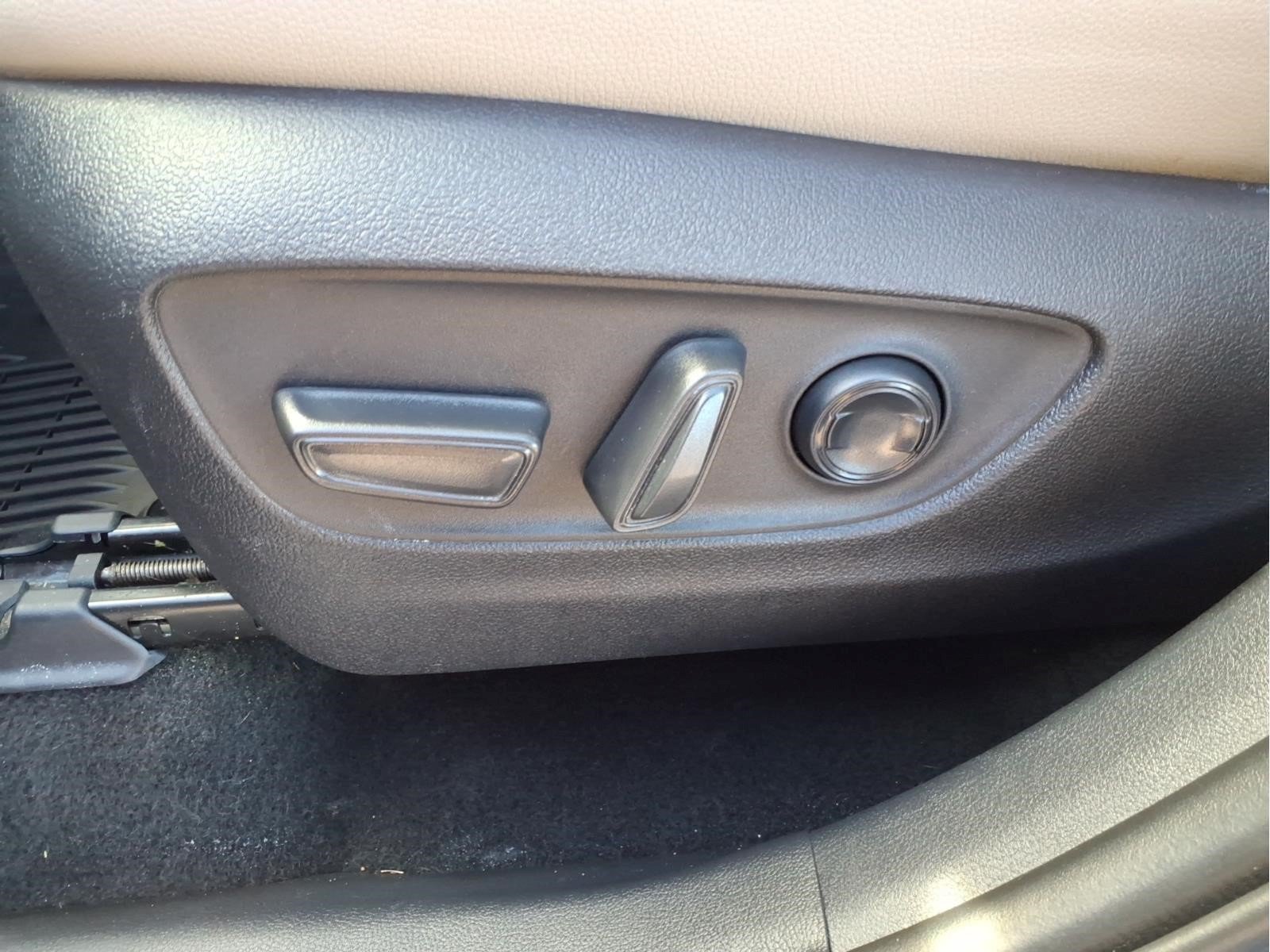 Used 2026 Toyota Grand Highlander AWD image 23