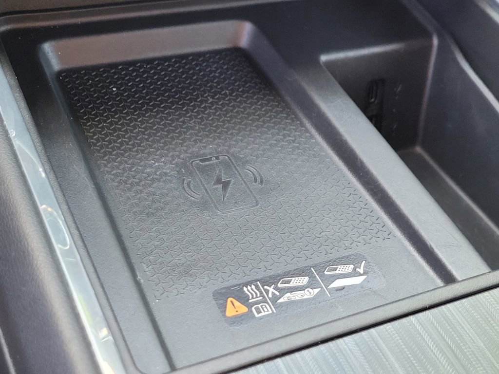 Used 2024 GMC Acadia Elevation image 21