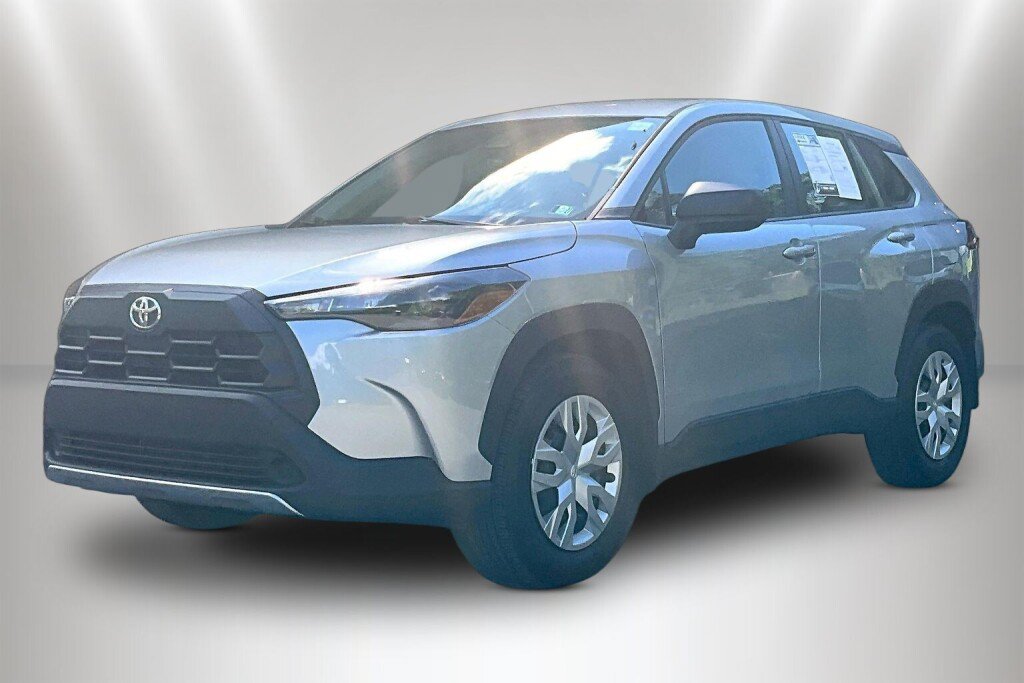 Used 2026 Toyota Corolla Cross L FWD image 3