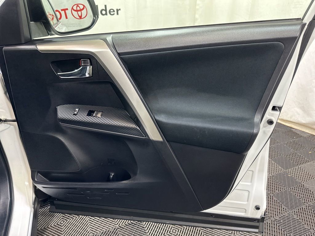 Used 2014 Toyota RAV4 XLE image 11