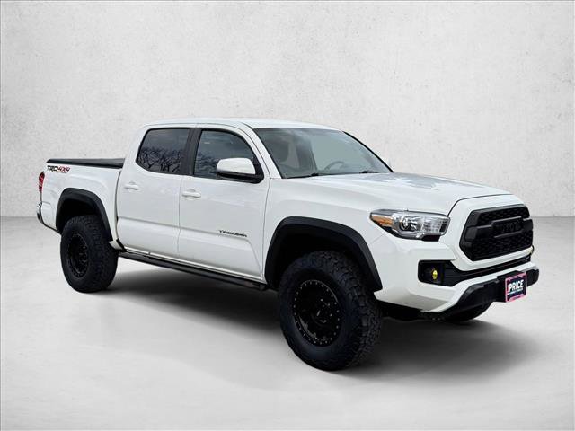 Used 2017 Toyota Tacoma TRD Off-Road w/ Tow Package (A/T) image 3