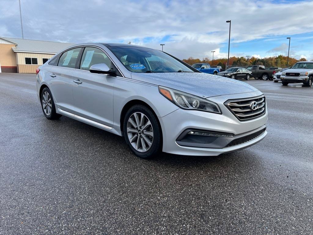 Used 2016 Hyundai Sonata Limited w/ Option Group 04 FWD image 3