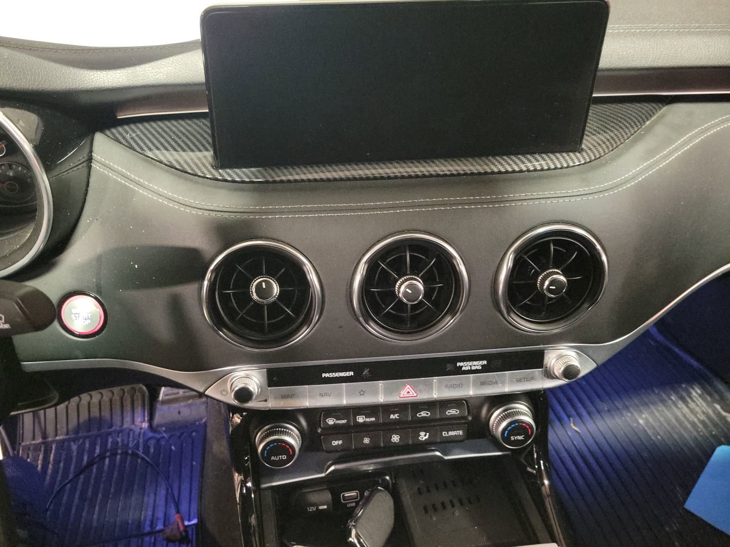 Used 2023 Kia Stinger GT2 image 11