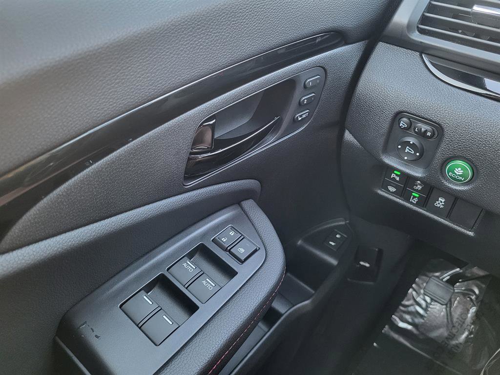 Certified 2025 Honda Passport Black Edition image 25