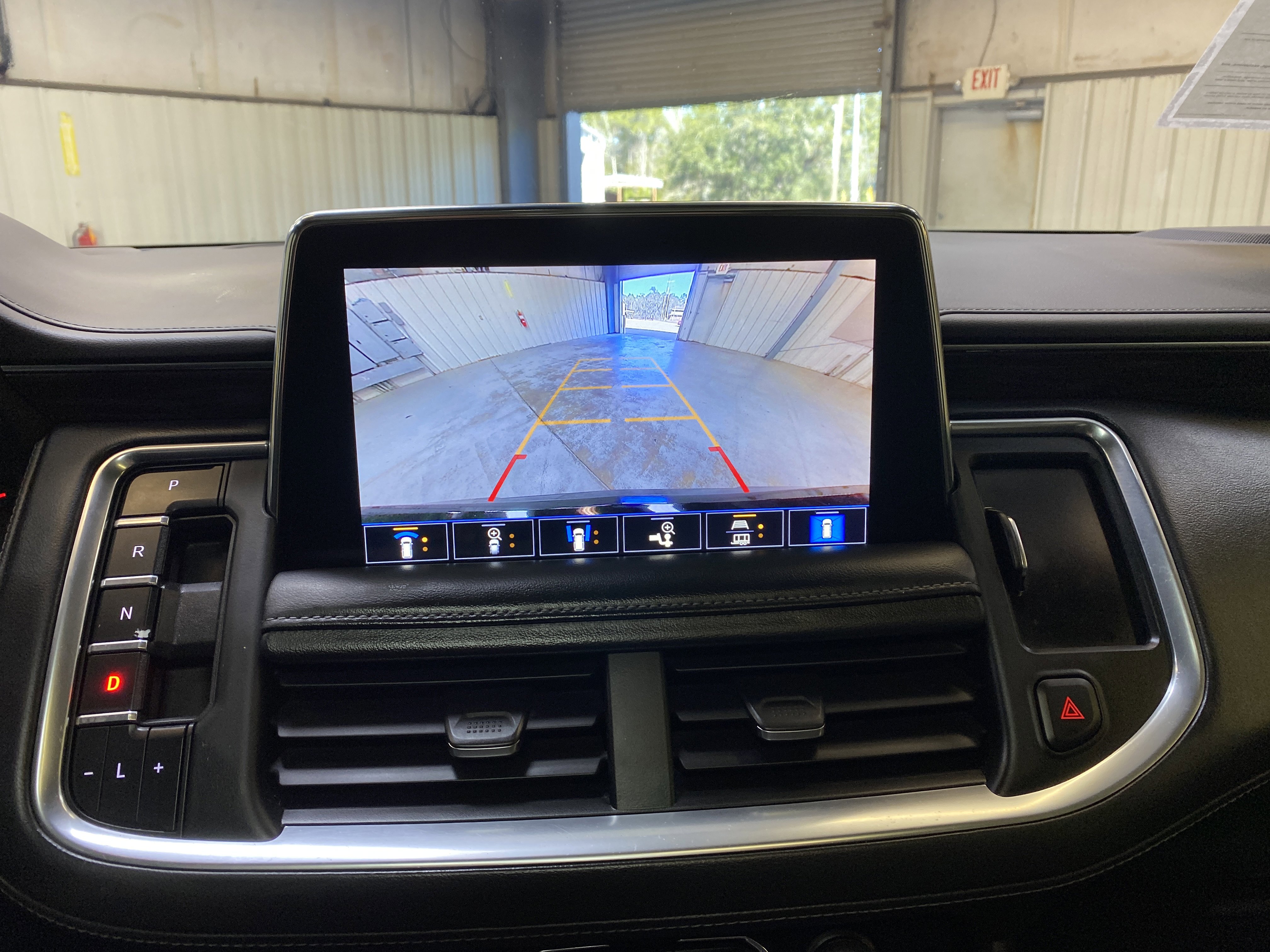 Used 2021 Chevrolet Tahoe Z71 w/ Luxury Package image 52