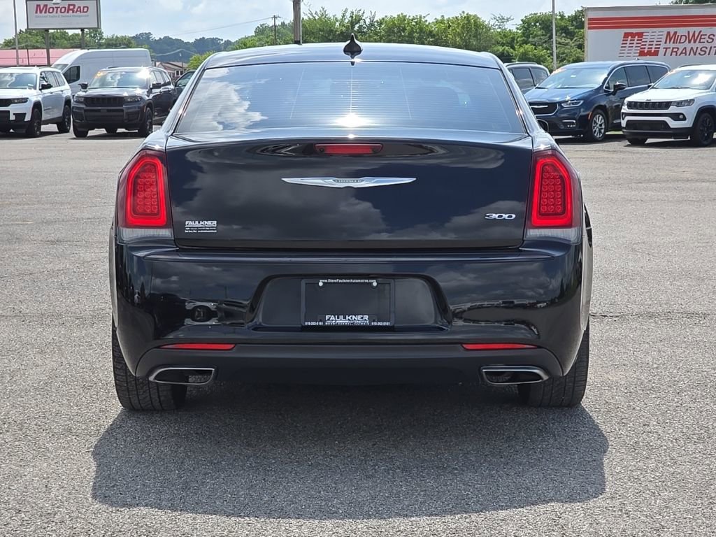 Used 2018 Chrysler 300 Touring w/ Sport Appearance Package image 6