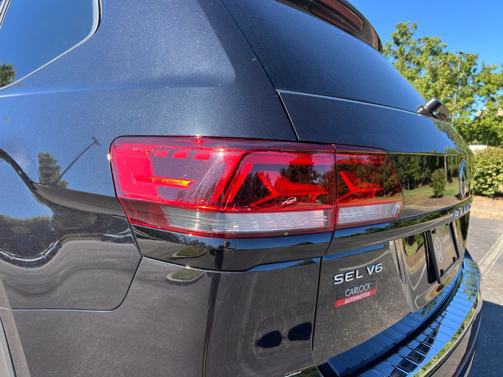 Used 2023 Volkswagen Atlas SEL R-Line AWD/4WD image 13