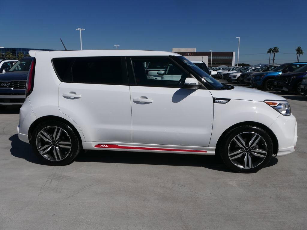 Used 2014 Kia Soul + FWD image 3