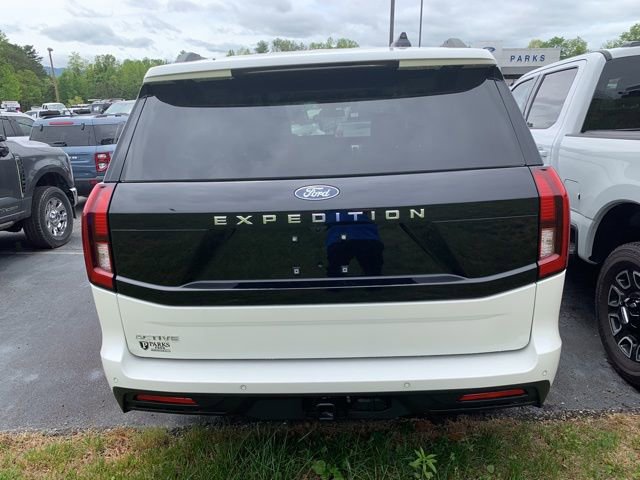 New 2025 Ford Expedition Active RWD image 7
