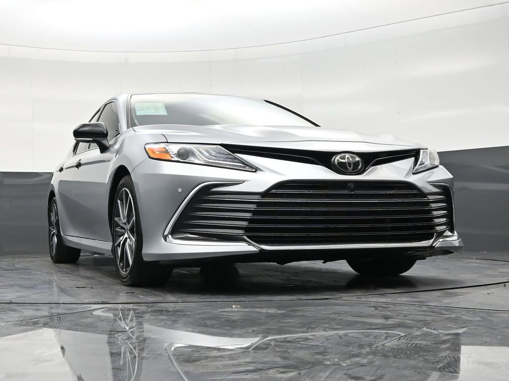 Used 2022 Toyota Camry XLE w/ Navigation Package FWD image 27