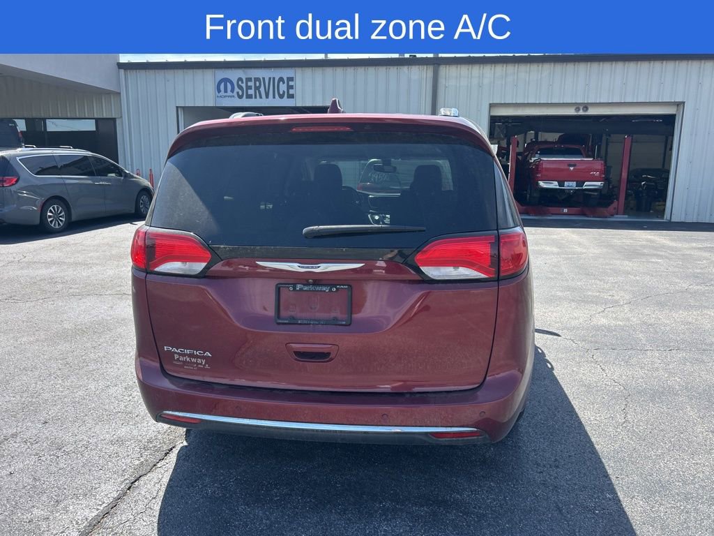 Used 2019 Chrysler Pacifica Touring-L FWD image 5