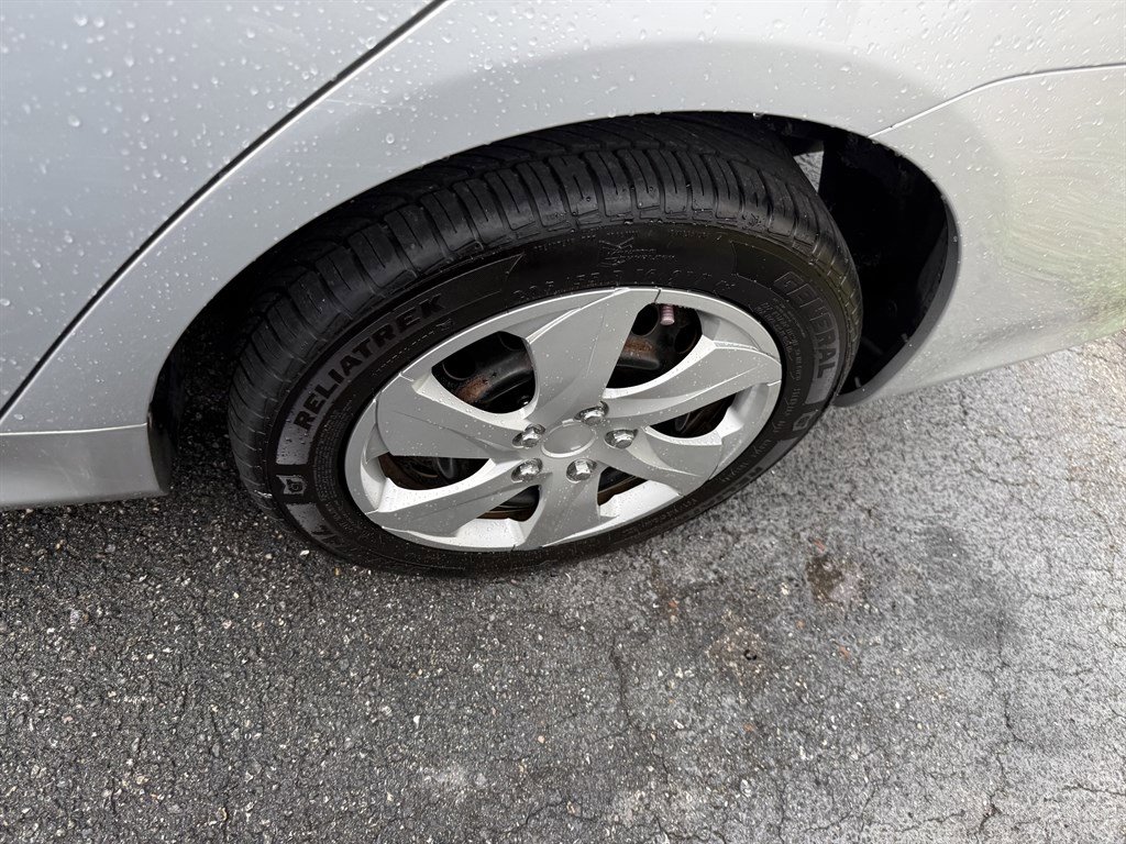 Used 2013 Toyota Corolla LE image 12