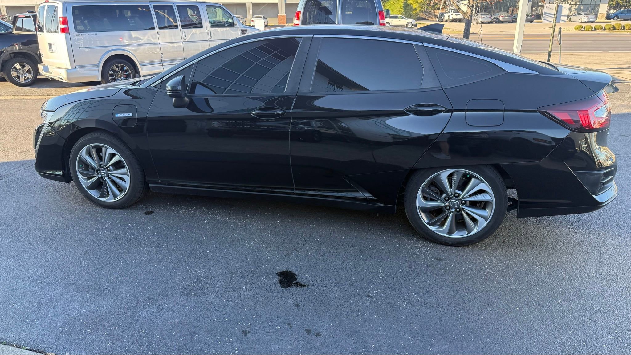 Used 2018 Honda Clarity Plug-In Hybrid image 5