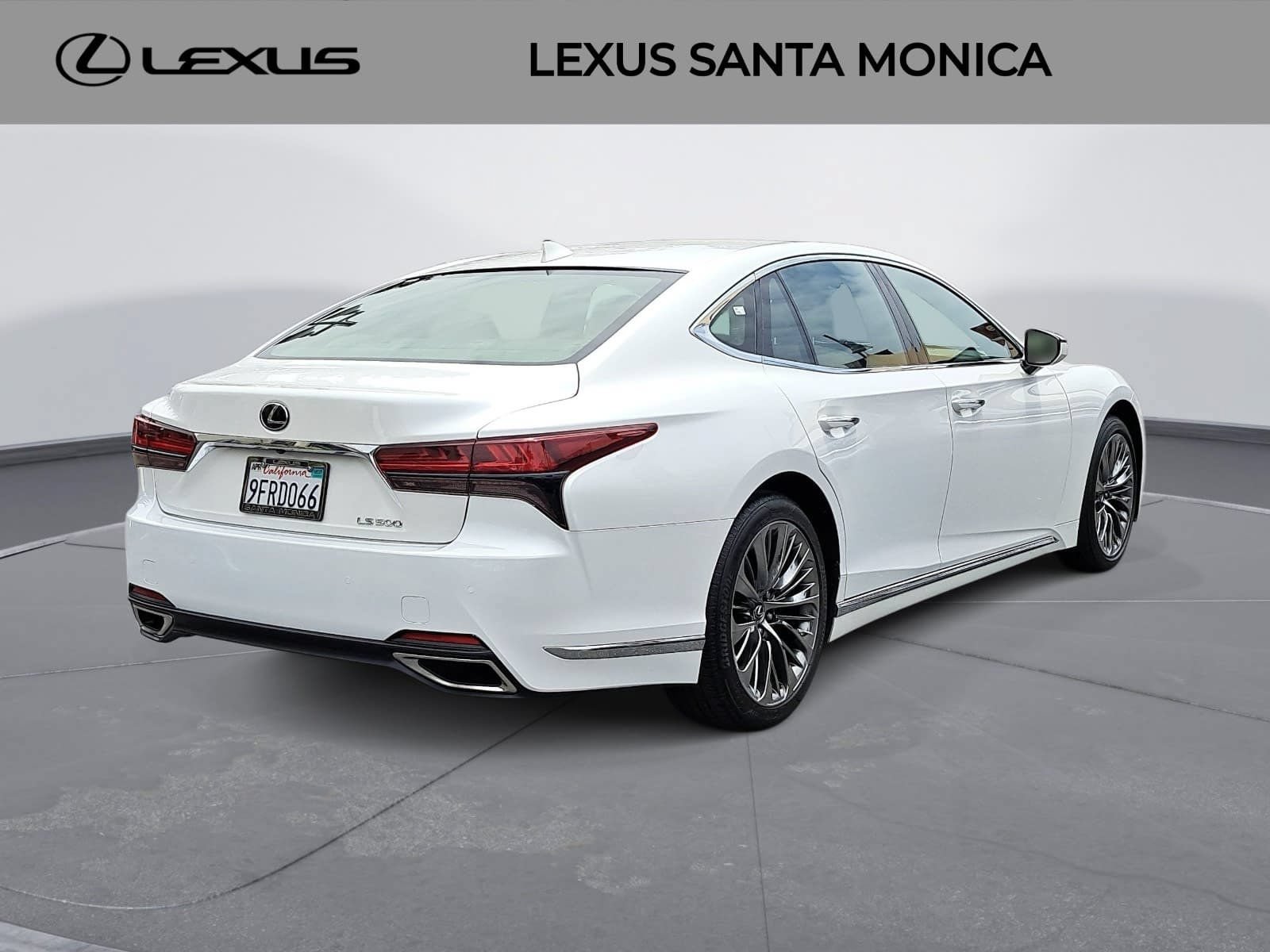Used 2023 Lexus LS 500 w/ Accessory Package (Z1) RWD image 5
