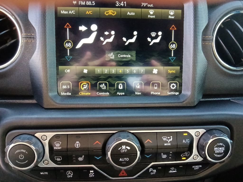 Used 2022 Jeep Gladiator Overland image 23