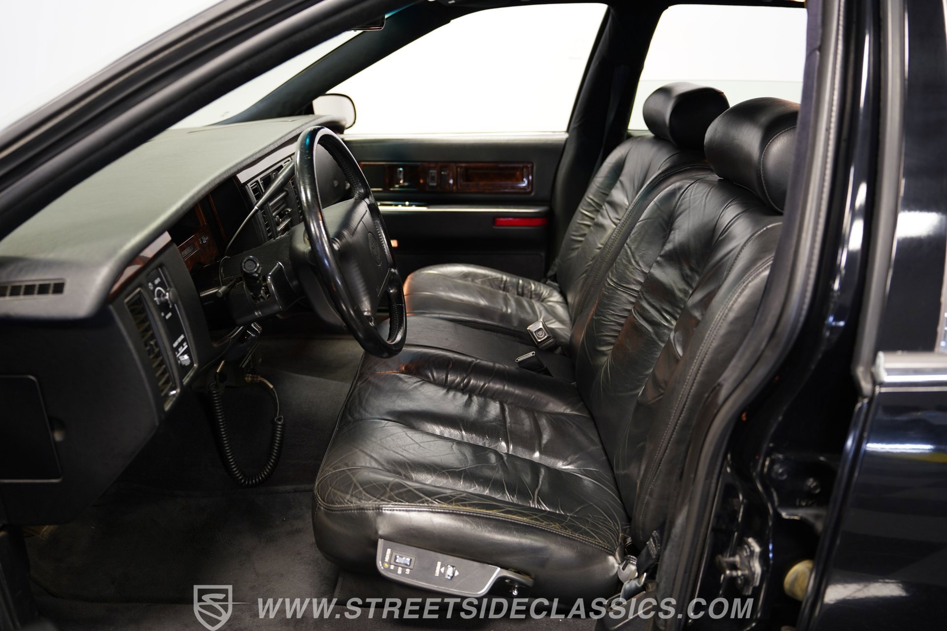 Used 1995 Cadillac Fleetwood Brougham RWD image 39