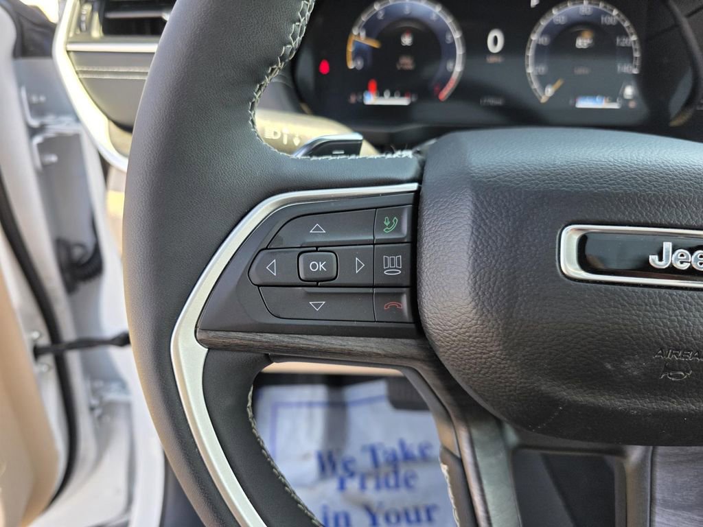 Used 2024 Jeep Grand Cherokee L Limited image 17
