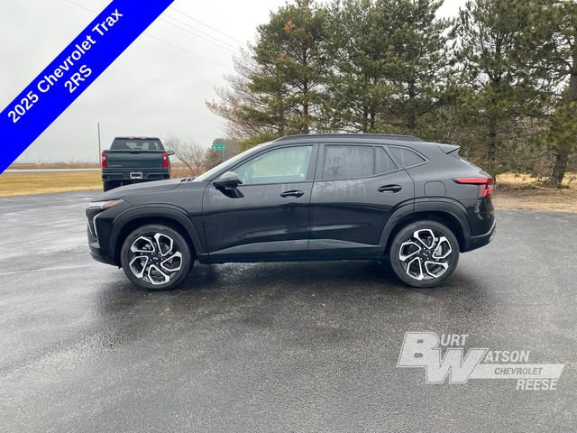 Used 2025 Chevrolet Trax RS image 3