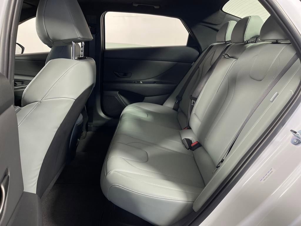 New 2025 Hyundai Elantra Limited image 13