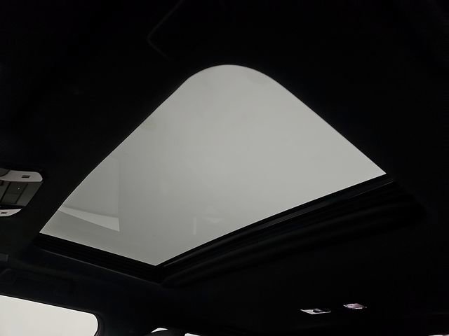 Used 2025 Lexus GX 550 w/ Accessory Package (2T) image 17