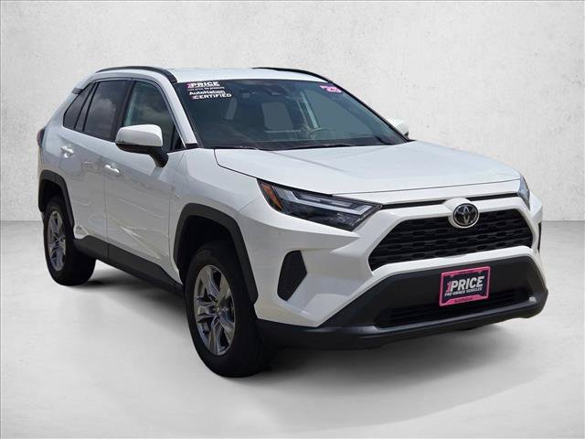 Used 2025 Toyota RAV4 LE AWD/4WD image 3