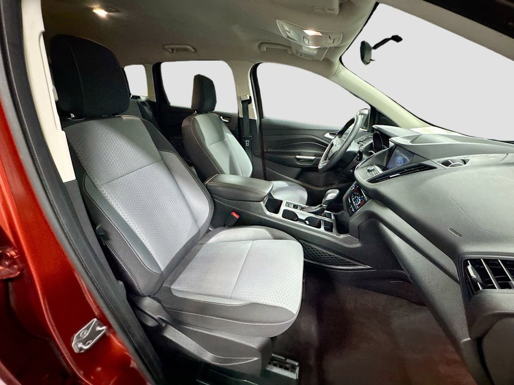 Used 2019 Ford Escape SE image 30