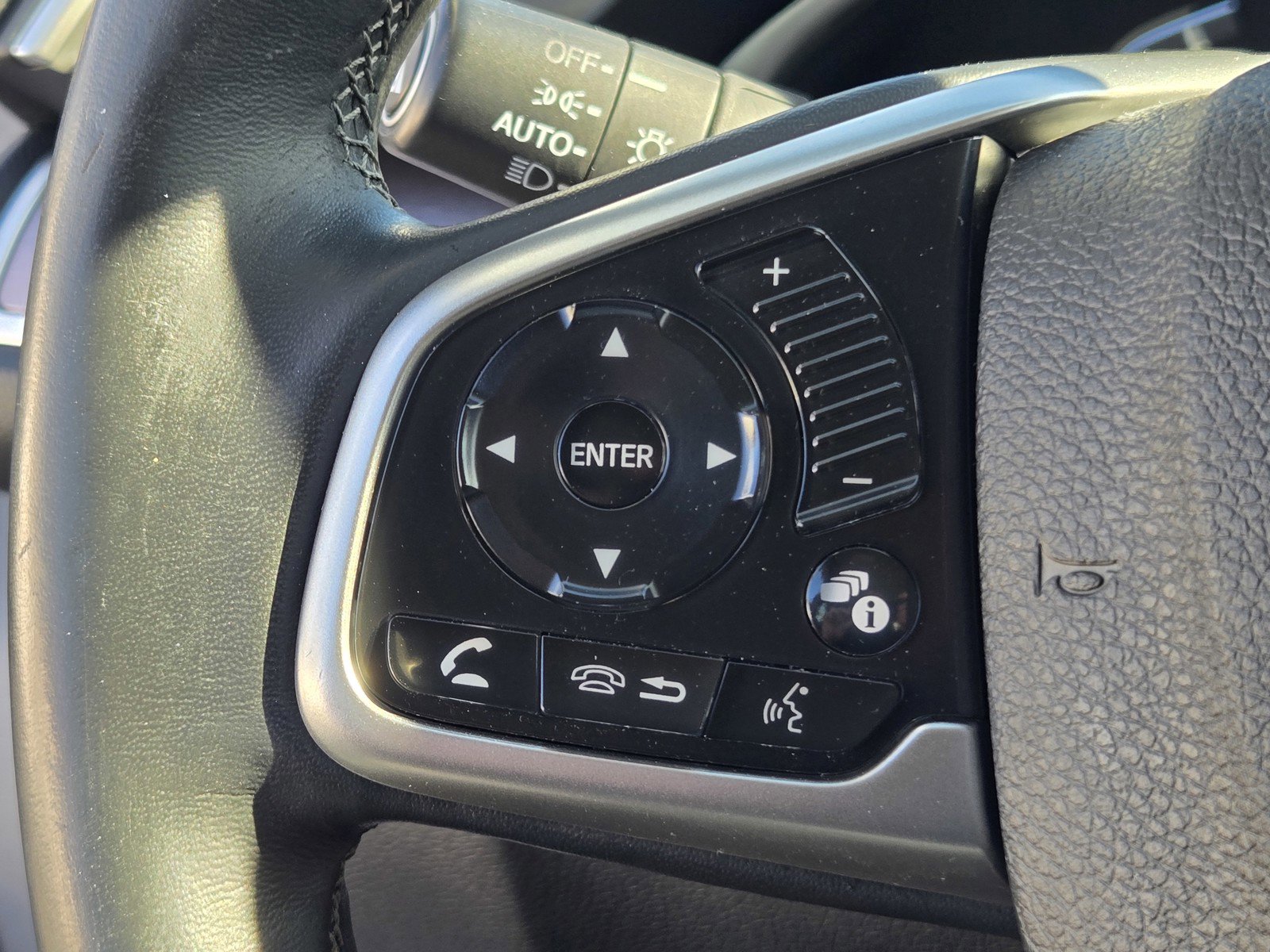 Used 2018 Honda Civic EX-L image 24