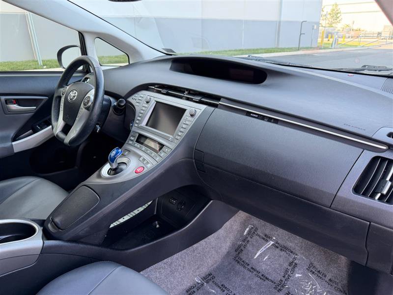 Used 2015 Toyota Prius Five w/ Advanced Technology Package FWD image 42