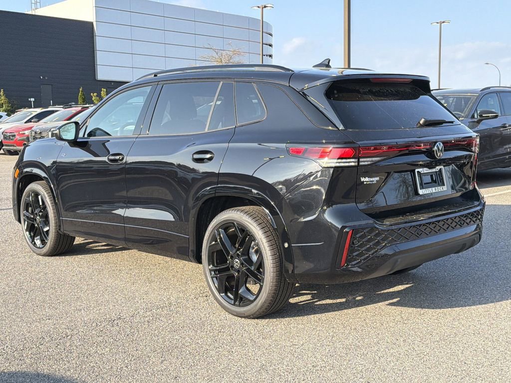 New 2026 Volkswagen Tiguan SE R-Line FWD image 3
