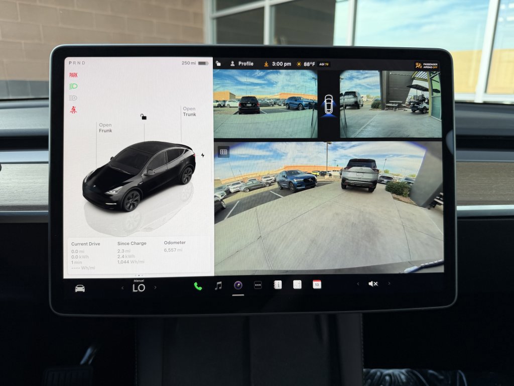 Used 2024 Tesla Model Y 2WD image 25