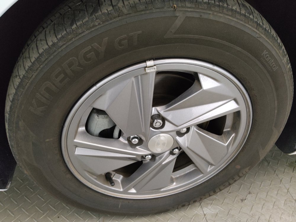 Used 2024 Hyundai Elantra SE FWD image 31