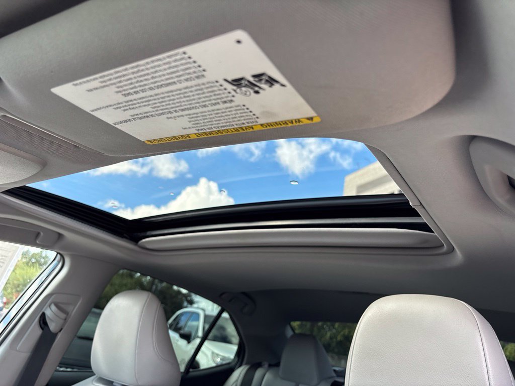 Used 2019 Toyota Camry SE w/ Carpet Mat Package FWD image 13