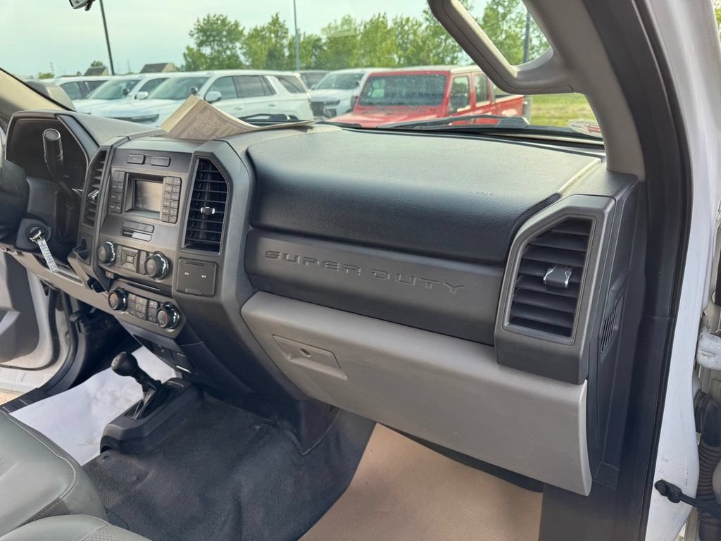 Used 2017 Ford F550 4x4 Regular Cab Super Duty image 22