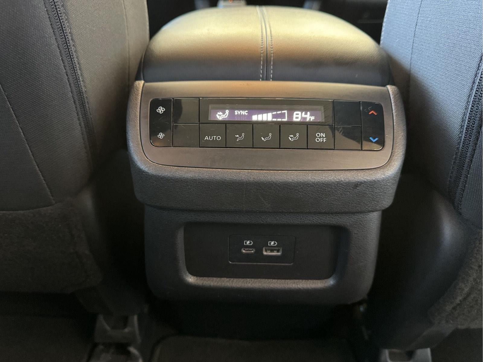 Used 2025 Nissan Pathfinder SV FWD image 24