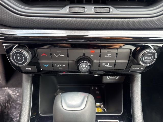 New 2026 Jeep Compass Latitude image 18