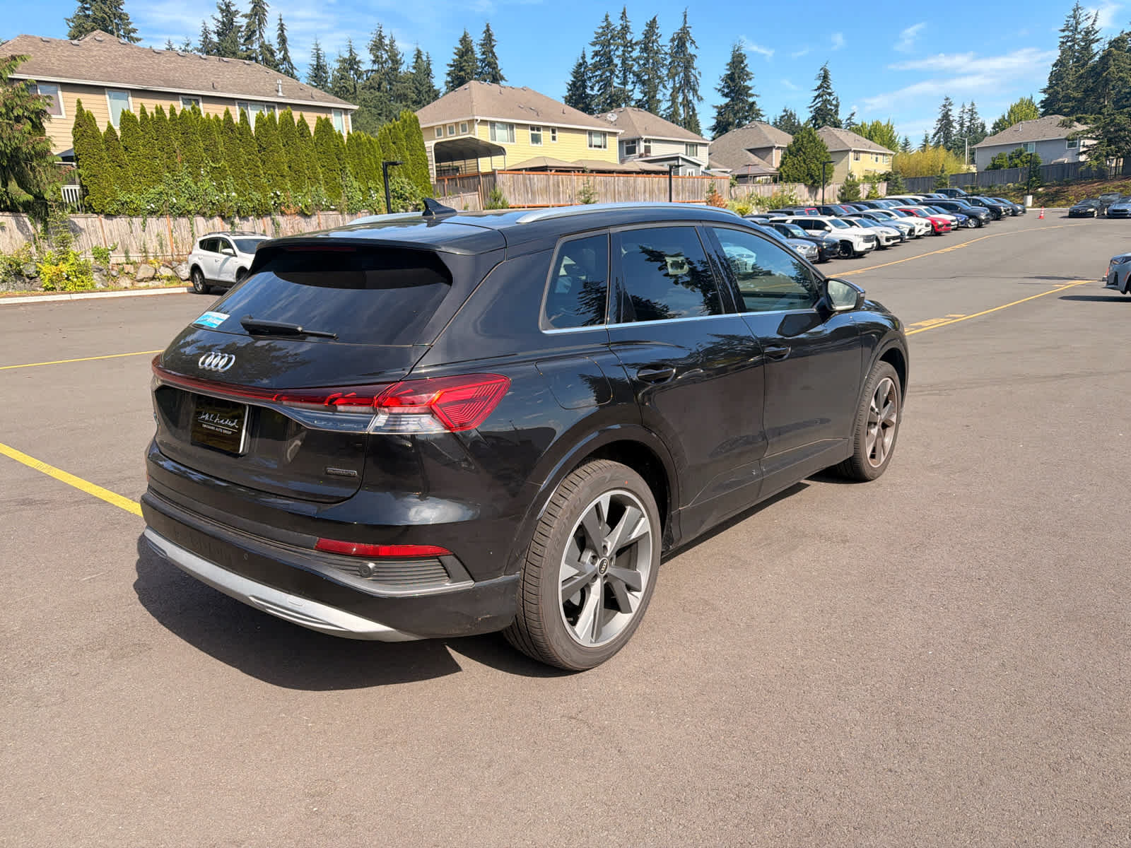 Used 2022 Audi Q4 e-tron Premium Plus AWD/4WD image 4