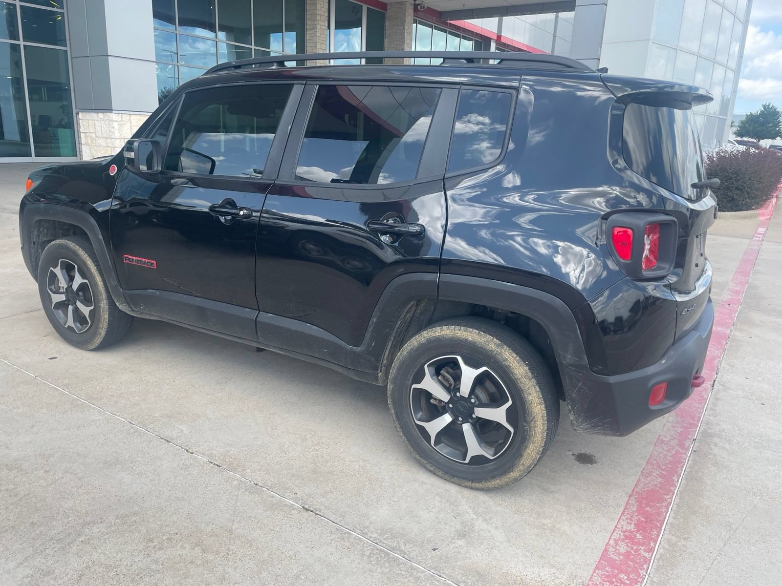 Used 2022 Jeep Renegade Trailhawk w/ Sun/Sound Group AWD/4WD image 16