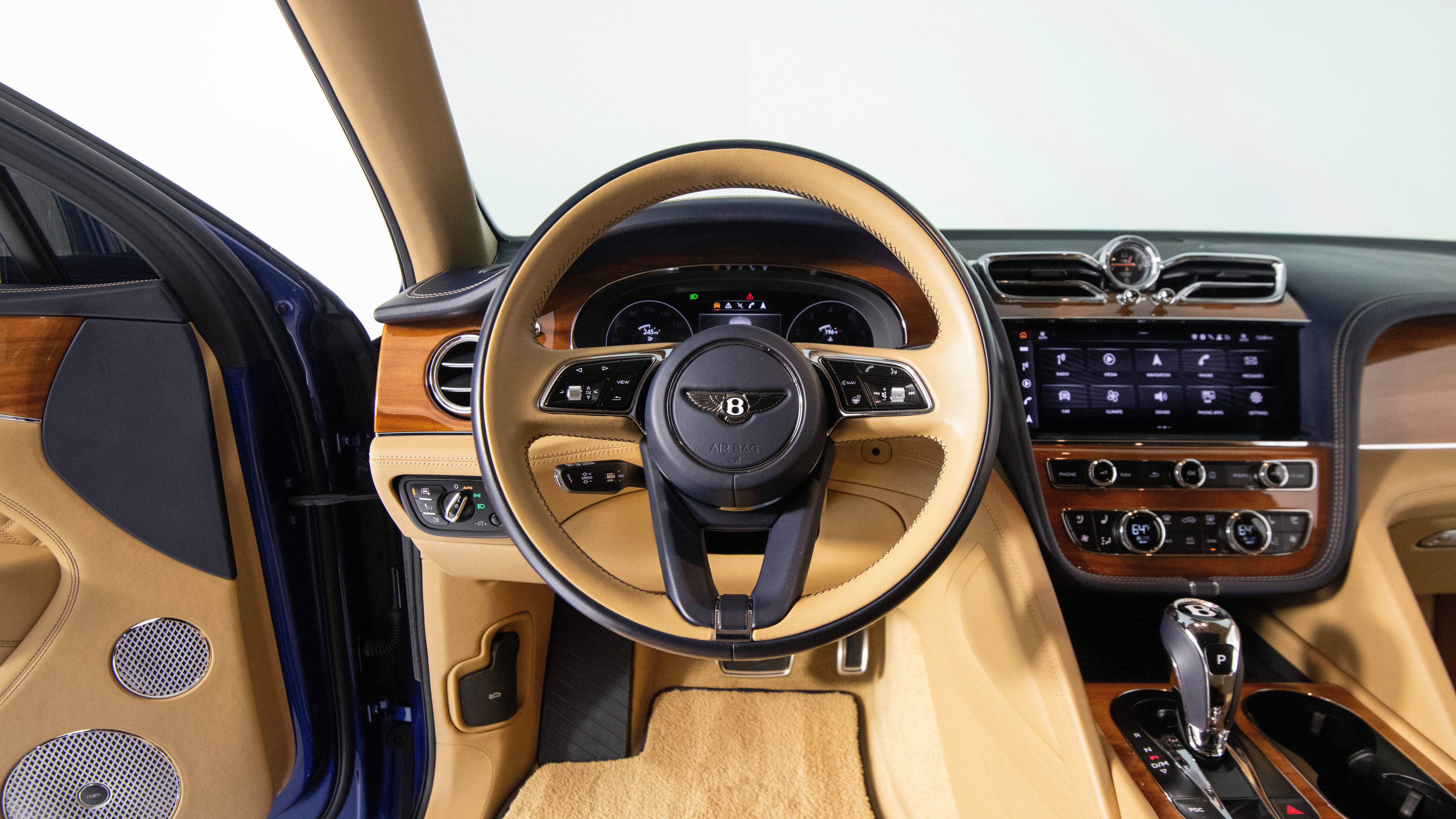 Used 2021 Bentley Bentayga AWD/4WD image 20