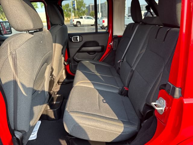 Used 2025 Jeep Wrangler Unlimited Sahara AWD/4WD image 23
