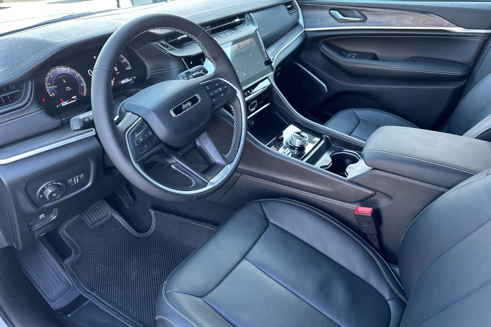 New 2026 Jeep Grand Cherokee Limited image 12