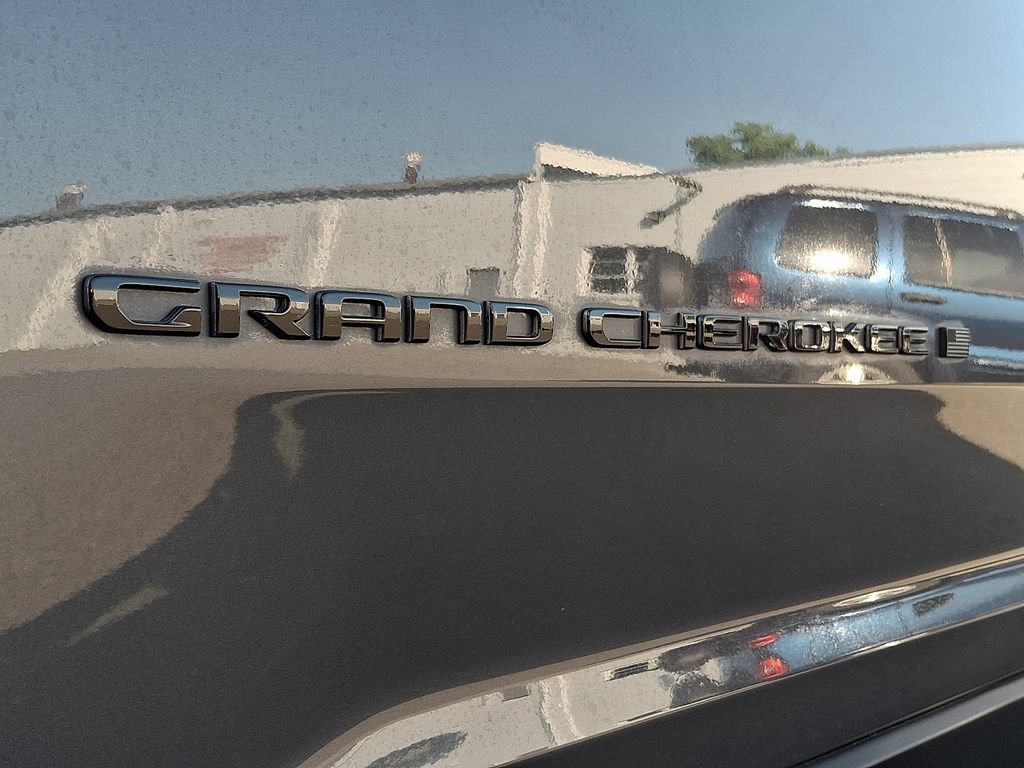 Certified 2023 Jeep Grand Cherokee Altitude AWD/4WD image 31
