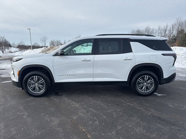 Used 2025 Chevrolet Traverse LT image 6