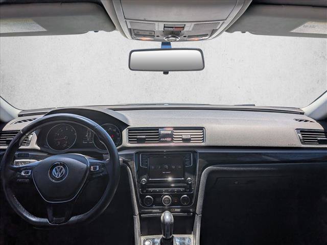Used 2018 Volkswagen Passat 2.0T SE FWD image 16