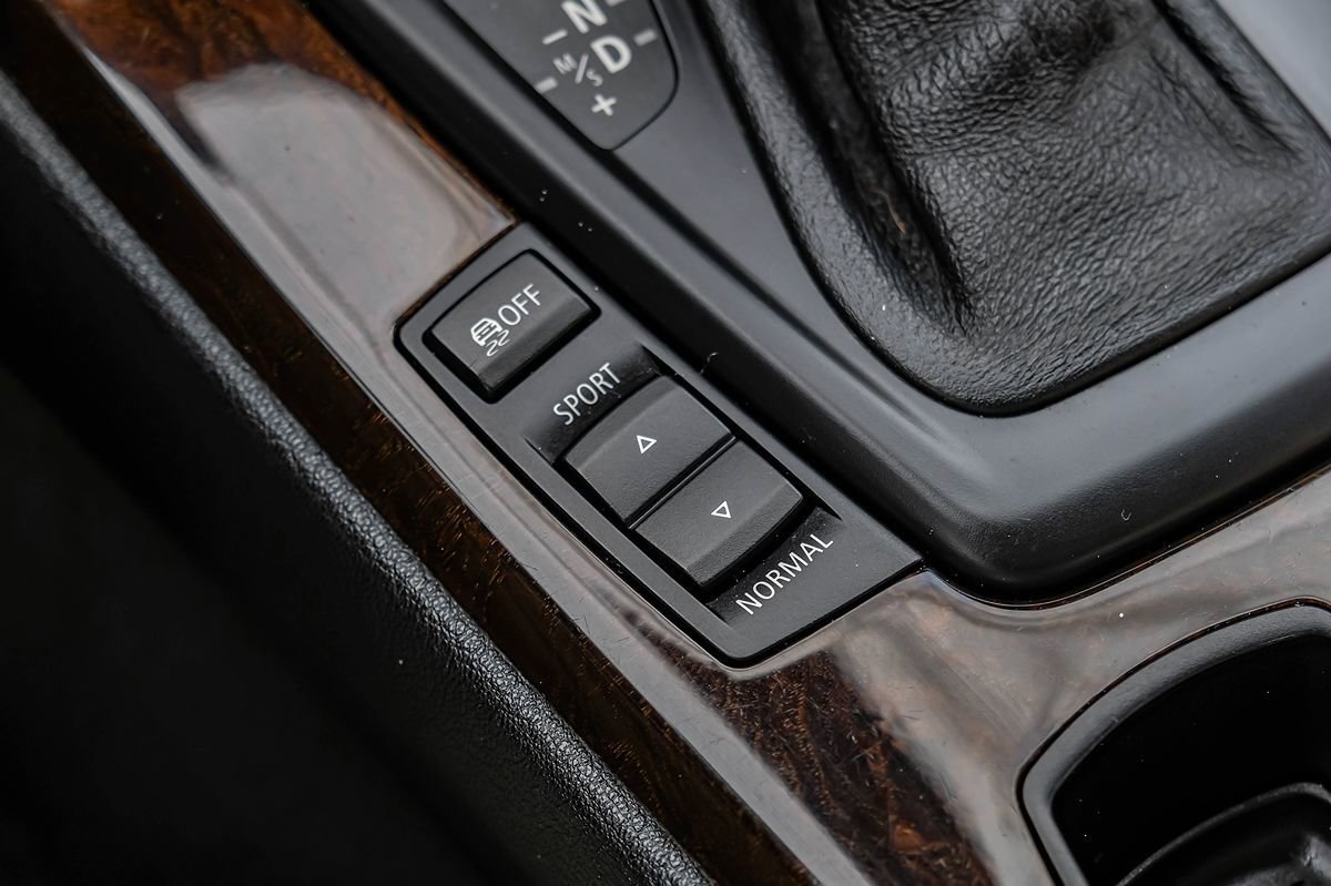 Used 2011 BMW Z4 sDrive30i w/ Premium Pkg RWD image 24